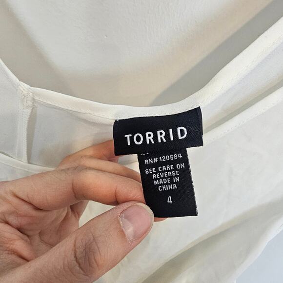 Torrid Top Scoop Neck Tank Top Plus Size Top Sleeveless Tank Top 4X White - Picture 6 of 7
